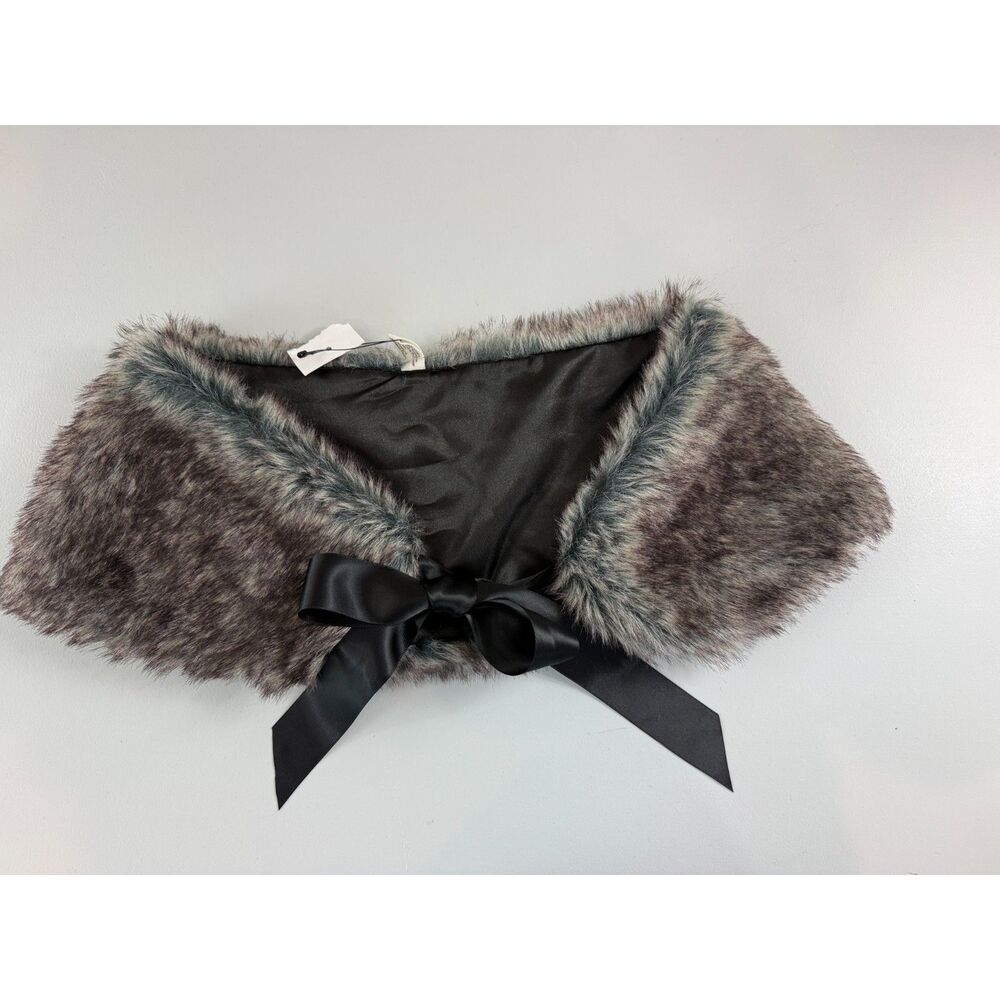 Women’s Faux Fur Shrug Capelet Gray Black Satin Bow Wrap Collar NWT